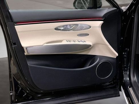 Used 2026 Genesis GV70 2.5T Select image 20