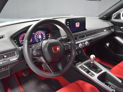 Used 2025 Honda Civic Type R image 4