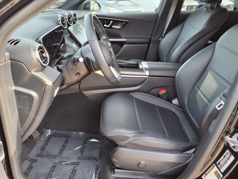 Used 2024 Mercedes-Benz GLC 300 4MATIC image 22