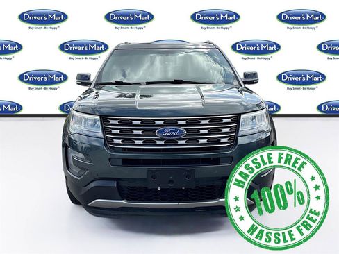 Used 2016 Ford Explorer XLT w/ Equipment Group 202A image 2