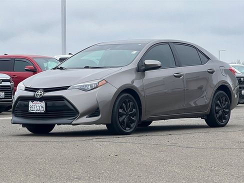 Certified 2018 Toyota Corolla LE image 10