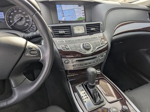 Used 2019 INFINITI Q70 L 3.7 image 9