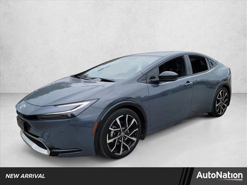 Used 2025 Toyota Prius Plug-In Hybrid image 1