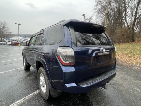 Used 2021 Toyota 4Runner SR5 Premium w/ Moonroof Package image 5