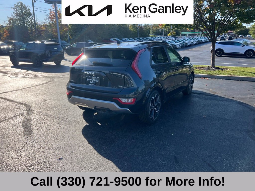 Used 2023 Kia Niro EX Touring FWD image 5