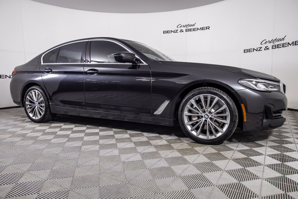 Used 2023 BMW 530i w/ Convenience Package RWD image 2