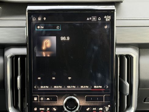 Used 2025 GMC Acadia Elevation image 30