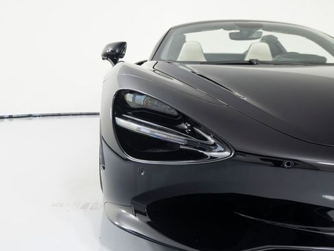 Used 2024 McLaren 750S Spider RWD image 41