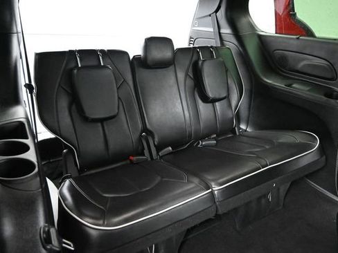 Used 2025 Chrysler Pacifica Limited FWD image 23