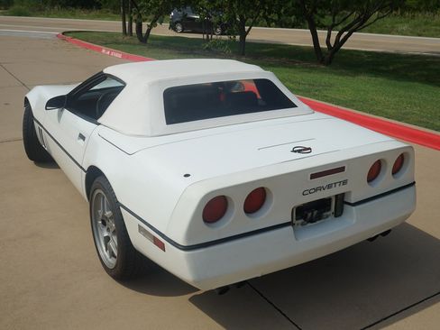 Used 1989 Chevrolet Corvette Convertible image 9