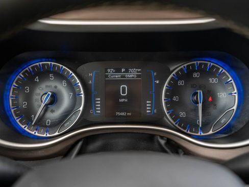 Used 2023 Chrysler Voyager LX FWD image 24