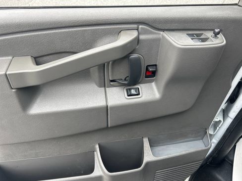 Used 2020 Chevrolet Express 2500 w/ Driver Convenience Package image 13