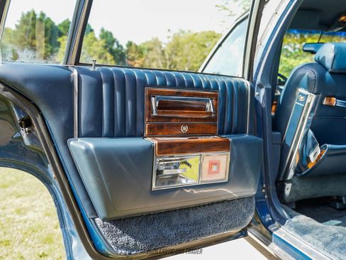 Used 1989 Cadillac Brougham RWD image 23