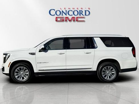 Used 2025 GMC Yukon XL Denali image 7