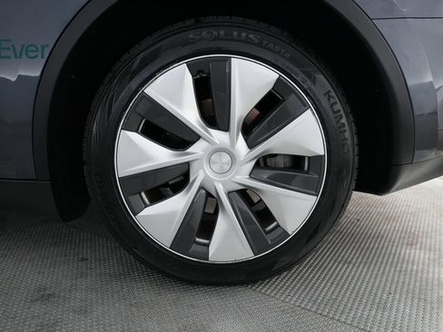 Used 2023 Tesla Model Y Long Range AWD/4WD image 9
