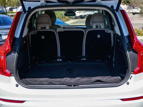 Used 2023 Volvo XC90 B5 Core image 29