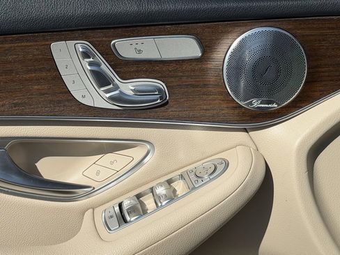 Used 2020 Mercedes-Benz GLC 300 image 18