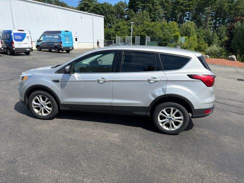 Used 2019 Ford Escape SE FWD image 6