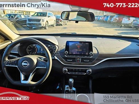 Used 2023 Nissan Altima 2.5 SV image 5