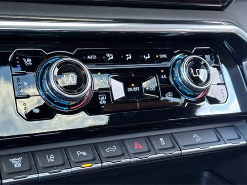 New 2026 GMC Sierra 3500 Denali Ultimate image 19