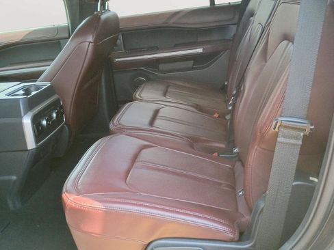 Used 2024 Ford Expedition Limited AWD/4WD image 12