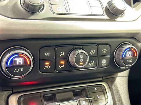 Used 2022 GMC Acadia SLT w/ Preferred Package image 18