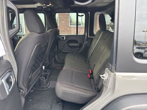Used 2021 Jeep Wrangler Unlimited Rubicon w/ Cold Weather Group image 17