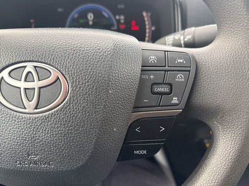 Used 2025 Toyota Camry LE image 14