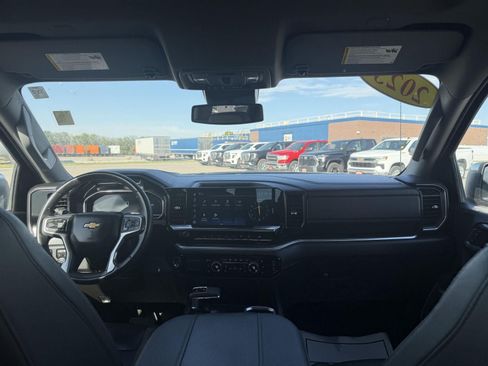 Used 2023 Chevrolet Silverado 1500 LTZ AWD/4WD image 16