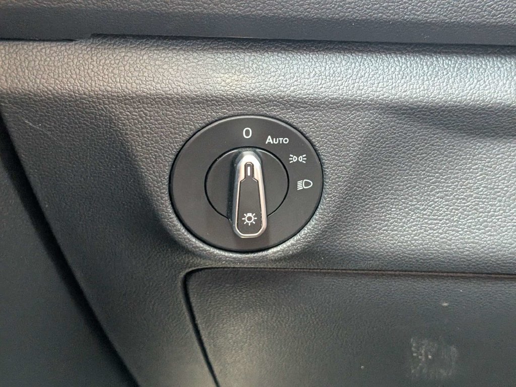 Used 2024 Volkswagen Jetta SEL FWD image 23