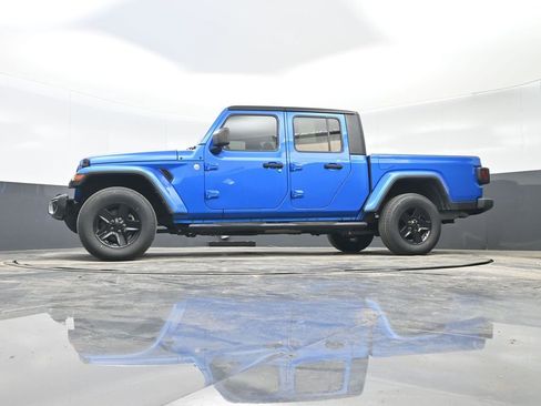 Used 2021 Jeep Gladiator Sport image 35