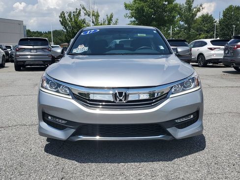 Used 2017 Honda Accord Sport image 2