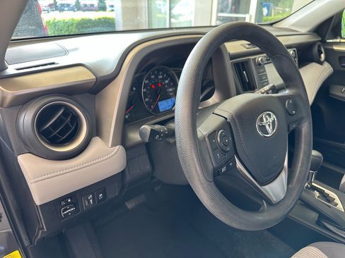 Used 2013 Toyota RAV4 XLE FWD image 20