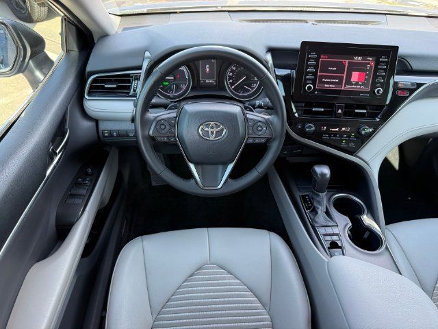 Used 2022 Toyota Camry SE FWD image 25