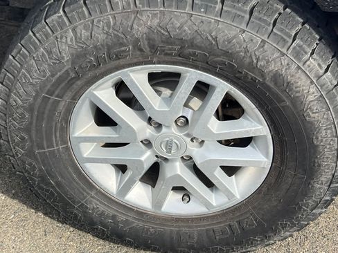 Used 2019 Nissan Frontier SV image 14