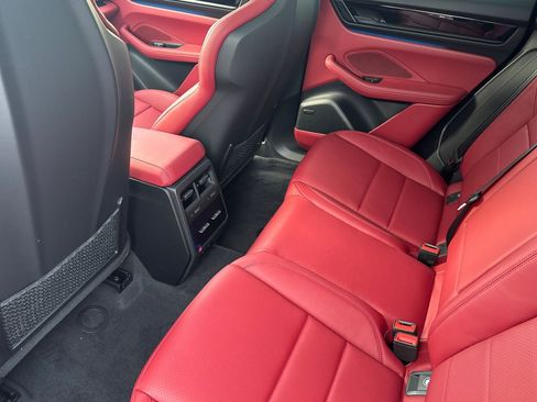 Used 2024 Porsche Macan 4 Electric image 15