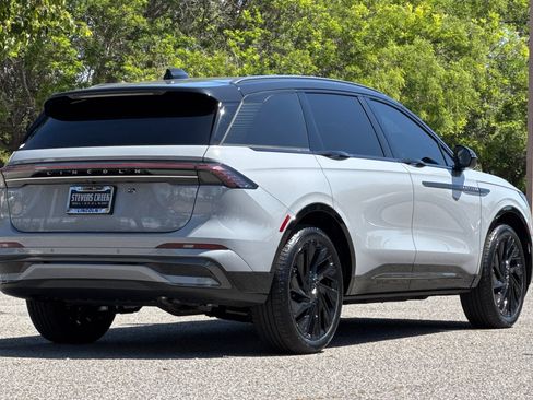 New 2026 Lincoln Nautilus Reserve w/ Jet Appearance Package AWD/4WD image 4