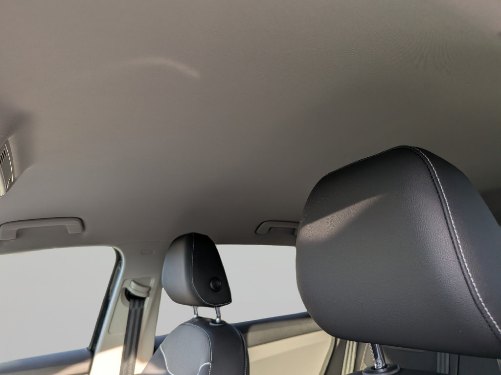 Certified 2024 Volkswagen Taos SE FWD image 19