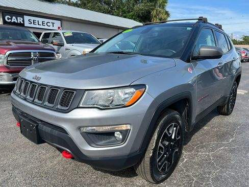 Used 2020 Jeep Compass Trailhawk AWD/4WD image 2