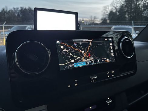 Used 2019 Freightliner Sprinter 3500 w/ Premium Plus Package image 15