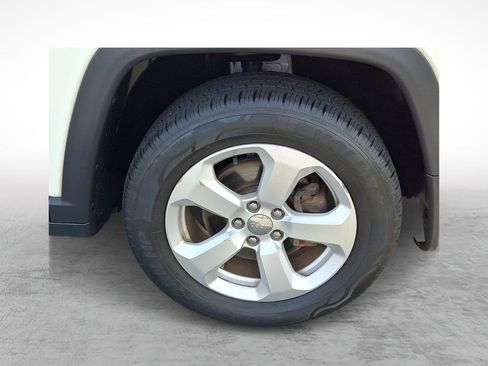 Used 2020 Jeep Compass Latitude w/ Popular Equipment Group image 9