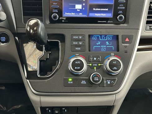 Used 2020 Toyota Sienna XLE w/ Carpet Mat Package AWD/4WD image 8