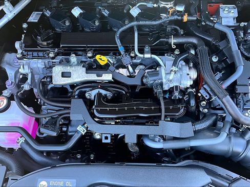 Certified 2025 Toyota Prius LE FWD image 32