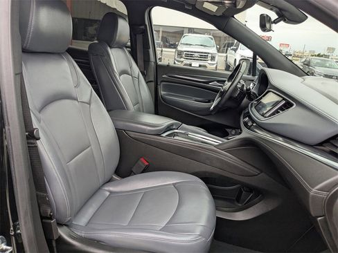 Used 2024 Buick Enclave Premium image 33
