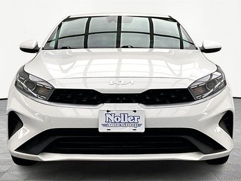 Used 2024 Kia Forte LXS image 3