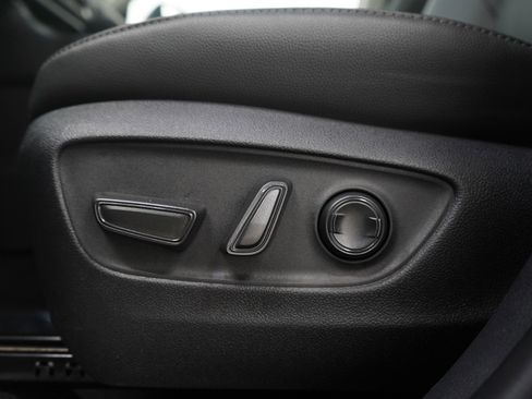 Used 2025 Toyota Grand Highlander AWD image 23