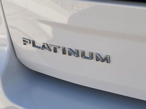 Used 2025 Ford Expedition Platinum image 6