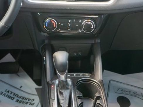 Used 2024 Chevrolet TrailBlazer LT w/ LT Cold Weather Package AWD/4WD image 15