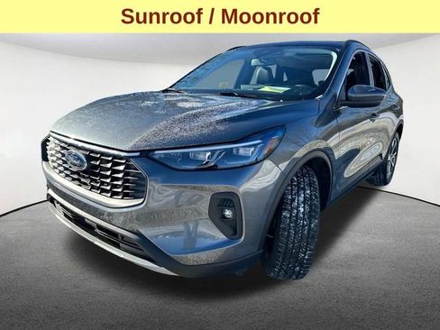 Used 2025 Ford Escape Platinum image 5