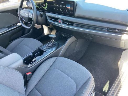 Used 2025 Kia K4 LXS 4D Sedan image 23